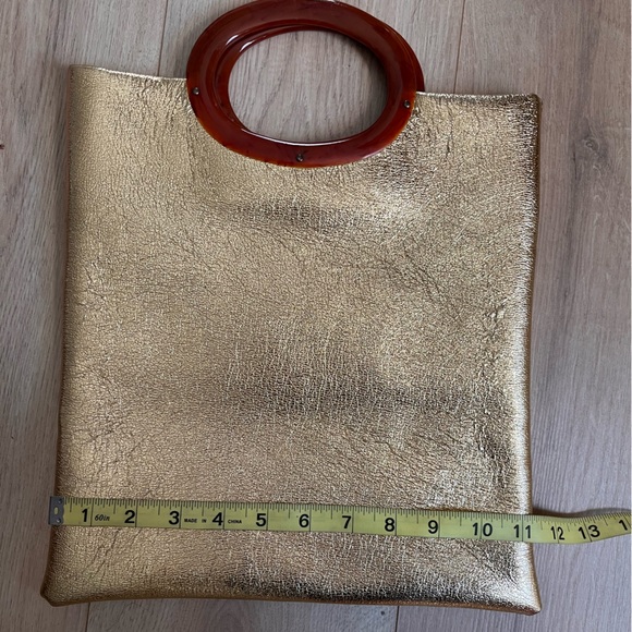 Mod Style gold 60’s style round handle gold metallic hand tote square flat - Picture 4 of 10